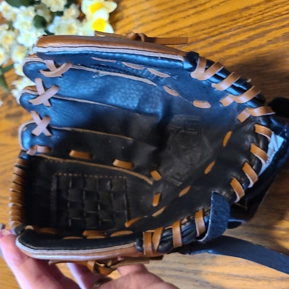 Adidas Baseball Glove - Picture 3 of 8